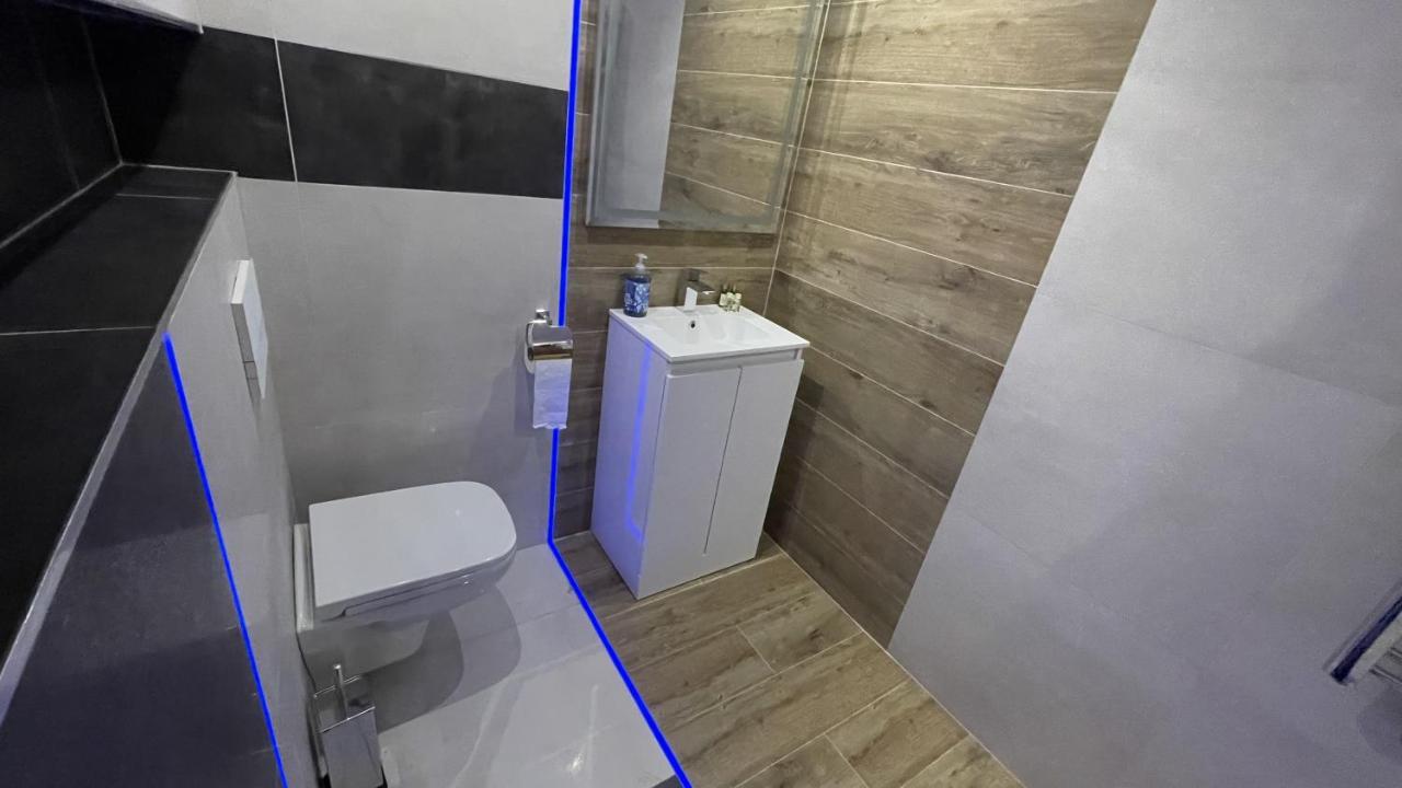 #1 Tgha Luxury Studio Apartment In 애슬론 외부 사진