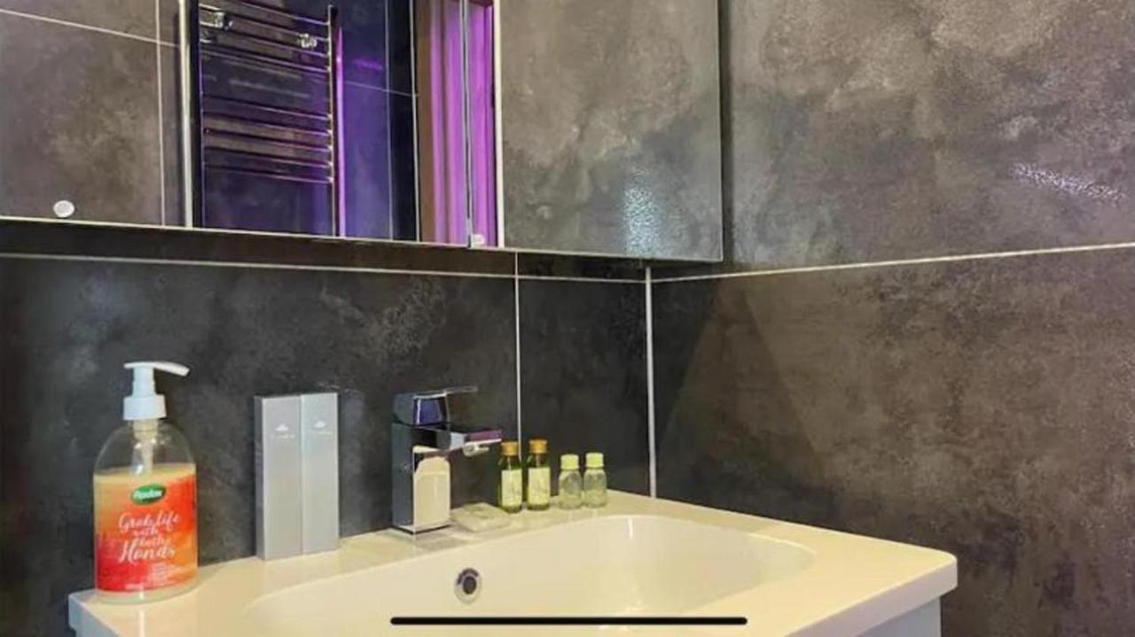 #1 Tgha Luxury Studio Apartment In 애슬론 외부 사진